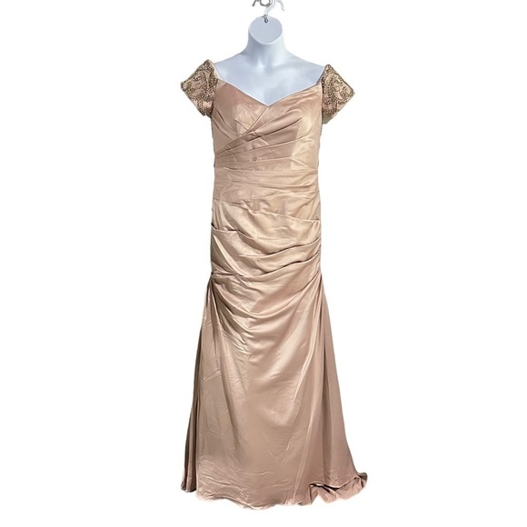 La Femme 25996 Champagne Beaded Off the Shoulder Pleated Formal Gown Size 10 - Picture 4 of 12